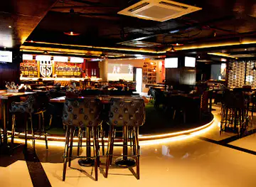 The Grandstand (Restaurant & Sports Bar)