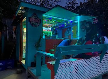 saint-vincent-and-the-grenadines/petit-st-vincent/bar/gary-s-sauces-snacks-beach-bar