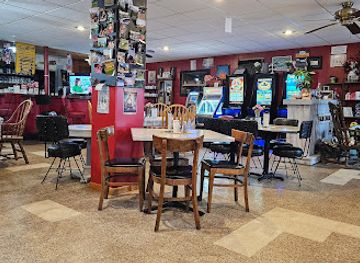 wisconsin/blue-hills/bar/the-farmhouse-restaurant-and-bar