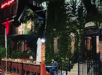 canada/james-bay/bar/the-judge