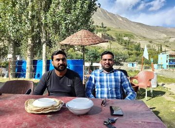 pakistan/baltistan/bar/hopar-inn-restaurant-and-camping-site