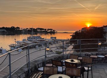 croatia/istria/bar/torre-rotonda-caffe-bar-cocktails