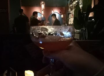 vietnam/hanoi/hoan-kiem-district/bar/cool-bar