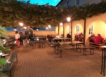 austria/vienna/liesing/bar/weinbau-heuriger-weindorfer