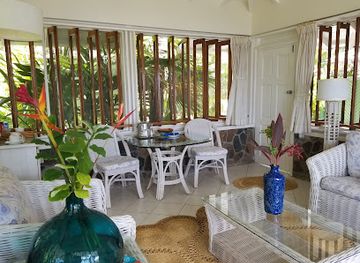 saint-vincent-and-the-grenadines/dark-view-falls/bar/young-island-resort-restaurant