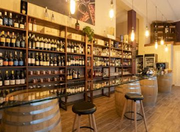 italy/palermo/castellammare/bar/bottiglieria-vinuccio