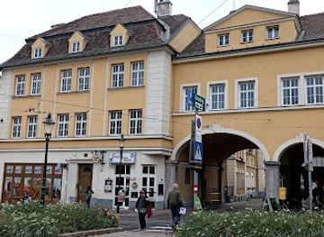 austria/vienna/dobling/bar/buddy-red-bar