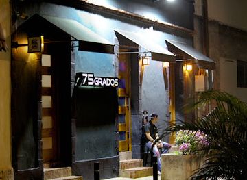 dominican-republic/santo-domingo/zona-colonial/bar/bar-75-zona