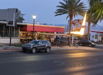 nevada/lake-mead-national-recreation-area/bar/maxx-s-food-drink