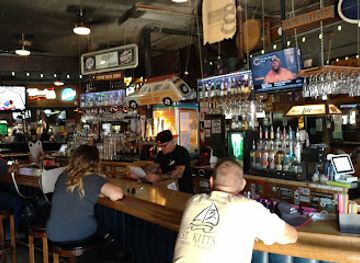 california/pismo-beach/bar/harry-s-night-club-beach-bar