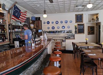 massachusetts/provincetown/bar/liz-s-cafe-anybody-s-bar