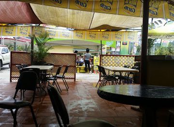 trinidad-and-tobago/maracas-bay/bar/uncle-sam-sons-bake-shark