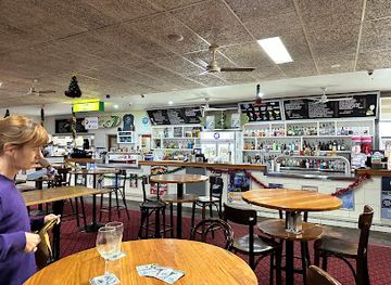 australia/mid-north-coast/bar/old-bar-tavern