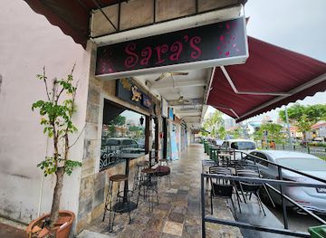 singapore/pasir-ris/bar/sara-s