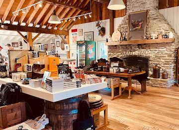 tennessee/jack-daniel-s-distillery/bar/cascade-hollow-distilling-co-george-dickel-distillery