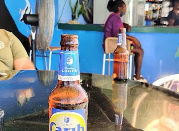 saint-kitts-and-nevis/saint-james-windward-parish/bar/octagon-bar