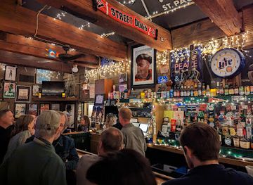 arkansas/pinnacle-mountain-state-park/bar/white-water-tavern