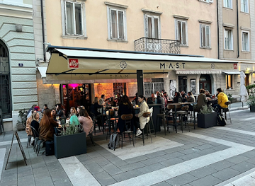 italy/trieste/bar/mast