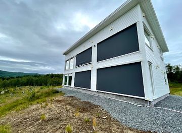 norway/svalbard/bar/aurora-borealis-observatory