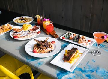 virginia/petersburg/bar/the-honey-drizzle-on-crater