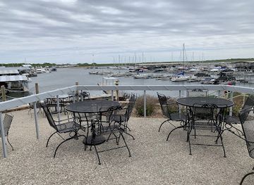 south-dakota/lewis-and-clark-recreation-area/bar/marina-bar-grill