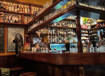 israel/tel-aviv/old-tel-aviv-port/bar/amiram-pub