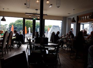 White Horse Pub & Dining
