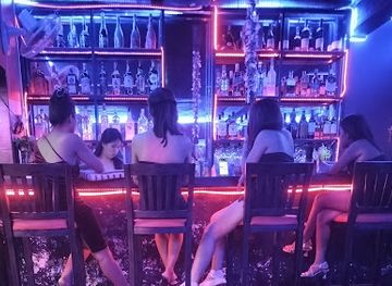 cambodia/preah-sihanouk/bar/the-whiskey-exchange