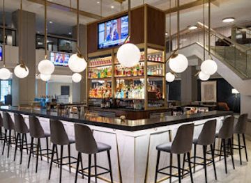 illinois/chicago/magnificent-mile/bar/reviver