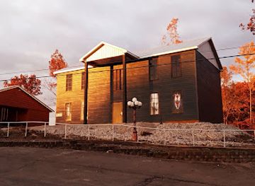 kentucky/mammoth-cave-national-park/bar/jb-s-haunted-mansion-snack-shack