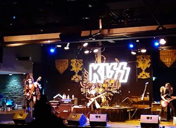 california/santa-clarita/valencia/bar/old-profile-the-canyon-club-santa-clarita