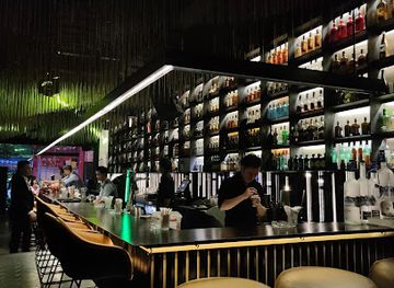 vietnam/ho-chi-minh-city/bar/blanchy-s-lounge