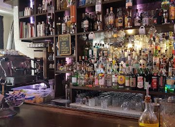 italy/milan/navigli/bar/banco