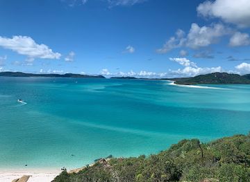 australia/whitsunday-islands/bar/hamilton-island
