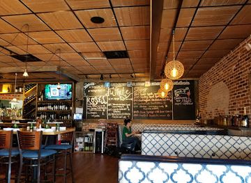 kansas/red-hills/bar/louie-s-wine-dive-and-kitchen-119