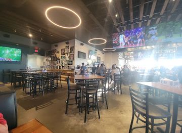 iowa/tallgrass-prairie/bar/merll-s-pub-patio