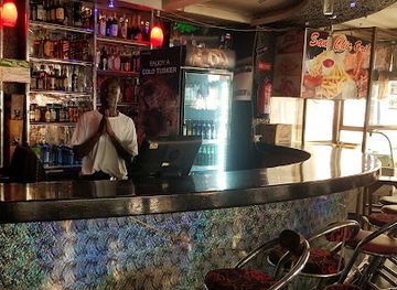 kenya/nakuru/bar/sans-chic