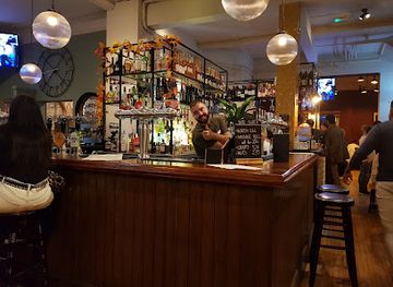 united-kingdom/sussex/bar/the-curtains-up