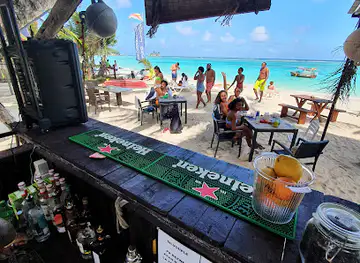ＲＯＹＡＬ ＢＡＹ ＢＥＡＣＨ ＣＬＵＢ