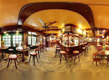 switzerland/zurich-lake/bar/oliver-twist