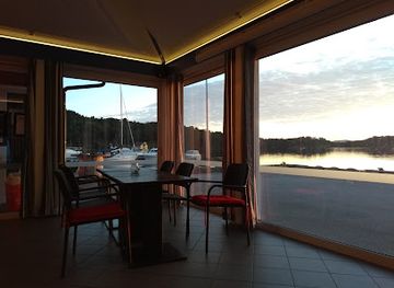 norway/sogn-og-fjordane/bar/svanoy-kro