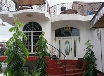 cameroon/limbe-beach/bar/meridian-garden-limbe