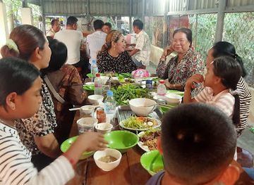cambodia/svay-rieng/bar/