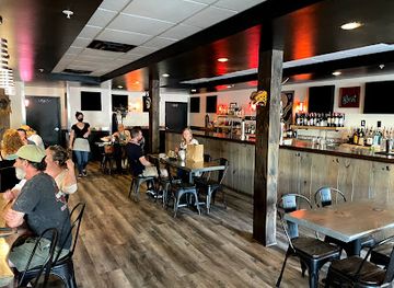 maine/androscoggin-county/bar/flux-restaurant-and-bar