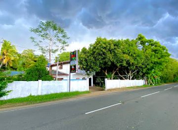 sri-lanka/eastern-province/bar/v-one-restaurant-beer-bar