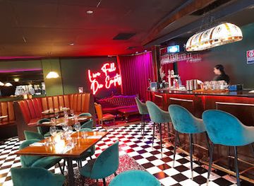 australia/central-coast/bar/hearts-minds-bar-ber