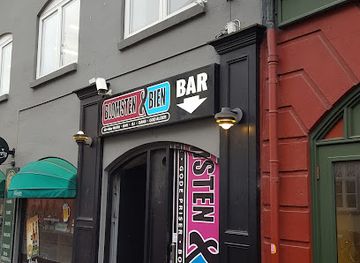 denmark/funen/bar/the-flower-and-the-bee