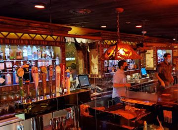 idaho/ketchum/bar/pioneer-saloon