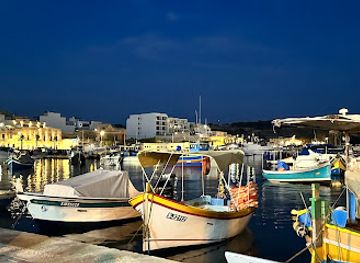 malta/marsaxlokk-fishing-village/bar/roots-restaurant