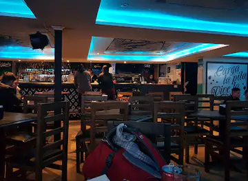 Live Social Bar